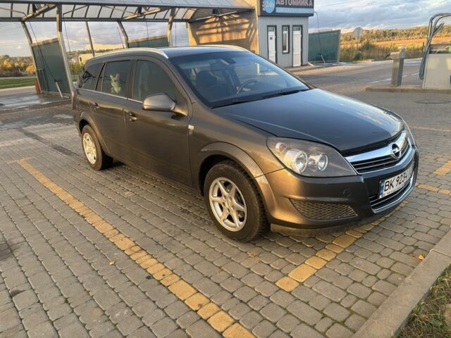 Серый Опель Астра, объемом двигателя 1.7 л и пробегом 282 тыс. км за 5350 $, фото 1 на Automoto.ua