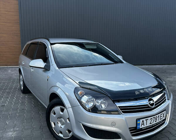 Опель Астра 2010 в Калуше на Automoto.ua Серый Опель Астра, объемом двигателя 1.7 л и пробегом 264 тыс. км за 5450 $, фото 1 на Automoto.ua