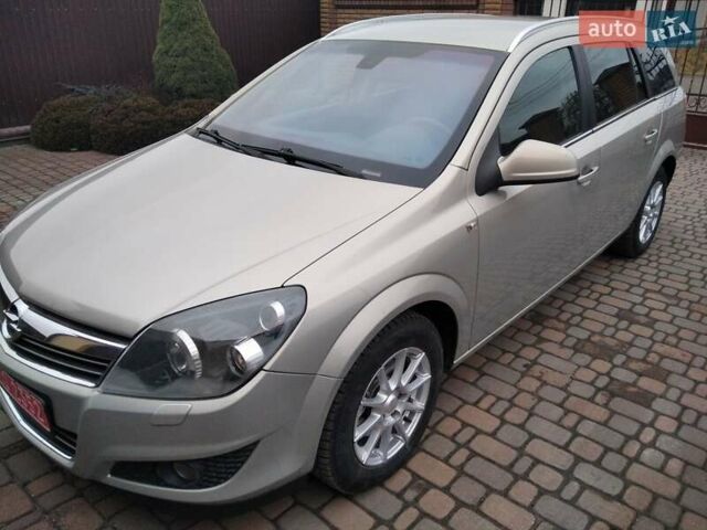 Серый Опель Астра, объемом двигателя 1.6 л и пробегом 217 тыс. км за 5550 $, фото 1 на Automoto.ua