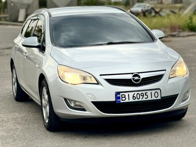 Сірий Опель Астра, об'ємом двигуна 1.4 л та пробігом 199 тис. км за 5400 $, фото 1 на Automoto.ua