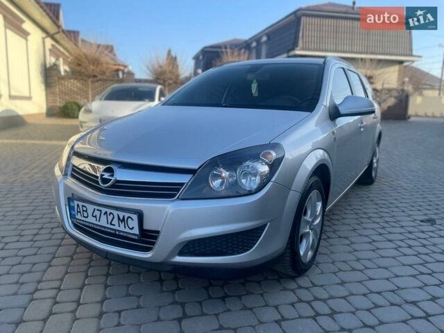 Серый Опель Астра, объемом двигателя 1.69 л и пробегом 230 тыс. км за 5800 $, фото 1 на Automoto.ua