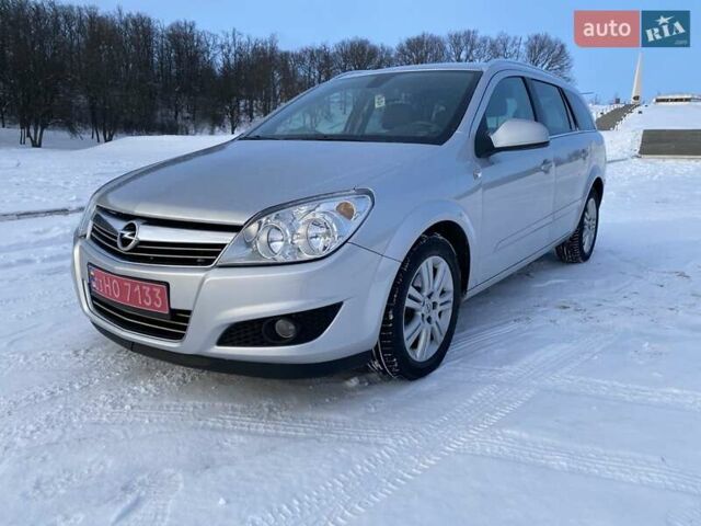 Серый Опель Астра, объемом двигателя 1.6 л и пробегом 215 тыс. км за 6590 $, фото 1 на Automoto.ua