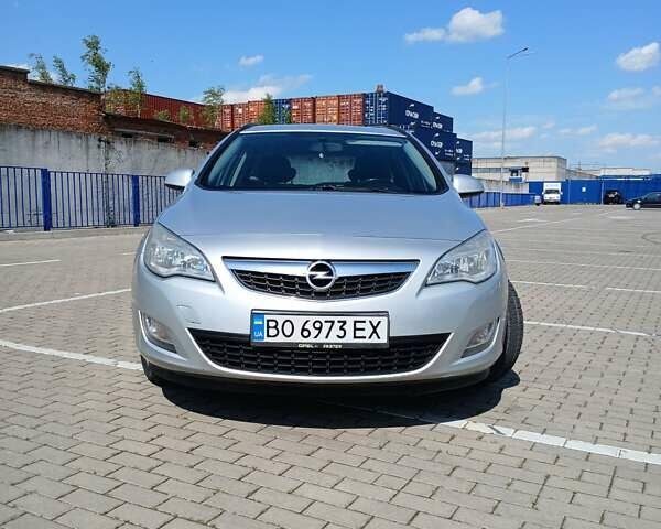 Опель Астра 2010 у Тернополі на Automoto.ua Сірий Опель Астра, об'ємом двигуна 1.69 л та пробігом 279 тис. км за 6999 $, фото 1 на Automoto.ua