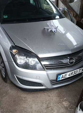 Сірий Опель Астра, об'ємом двигуна 1.7 л та пробігом 240 тис. км за 7000 $, фото 1 на Automoto.ua