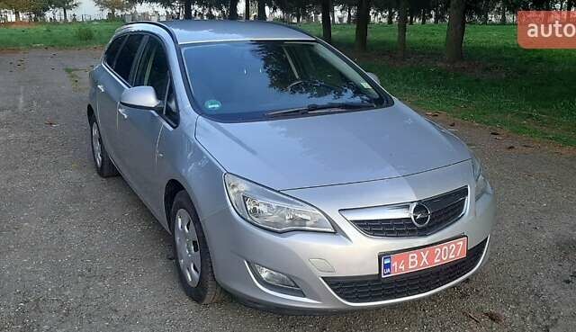 Серый Опель Астра, объемом двигателя 1.7 л и пробегом 248 тыс. км за 6950 $, фото 1 на Automoto.ua