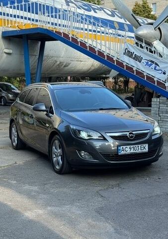 Серый Опель Астра, объемом двигателя 1.7 л и пробегом 230 тыс. км за 6900 $, фото 1 на Automoto.ua