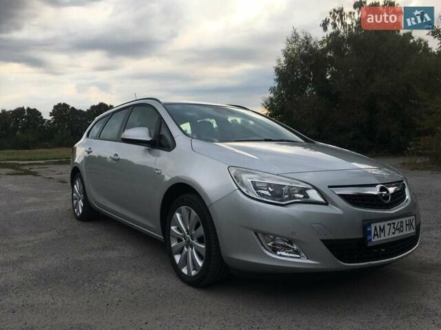 Серый Опель Астра, объемом двигателя 1.4 л и пробегом 240 тыс. км за 8300 $, фото 1 на Automoto.ua