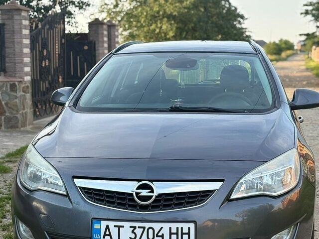 Сірий Опель Астра, об'ємом двигуна 1.69 л та пробігом 275 тис. км за 7000 $, фото 1 на Automoto.ua