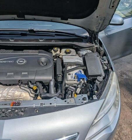 Серый Опель Астра, объемом двигателя 2 л и пробегом 299 тыс. км за 8300 $, фото 1 на Automoto.ua