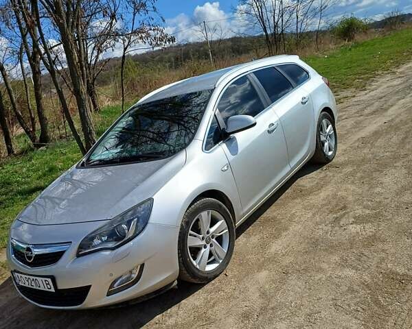 Серый Опель Астра, объемом двигателя 1.7 л и пробегом 260 тыс. км за 7600 $, фото 1 на Automoto.ua