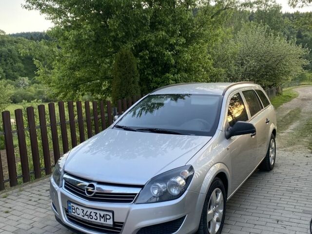 Серый Опель Астра, объемом двигателя 1.7 л и пробегом 242 тыс. км за 4500 $, фото 1 на Automoto.ua
