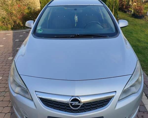 Опель Астра 2011 в Мостисках на Automoto.ua Серый Опель Астра, объемом двигателя 1.7 л и пробегом 309 тыс. км за 7000 $, фото 1 на Automoto.ua