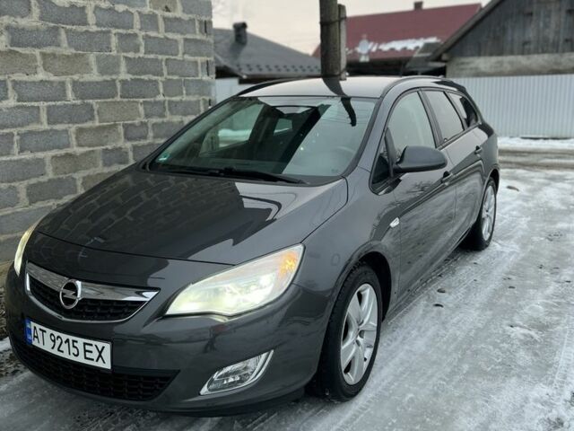 Серый Опель Астра, объемом двигателя 1.7 л и пробегом 240 тыс. км за 6500 $, фото 1 на Automoto.ua