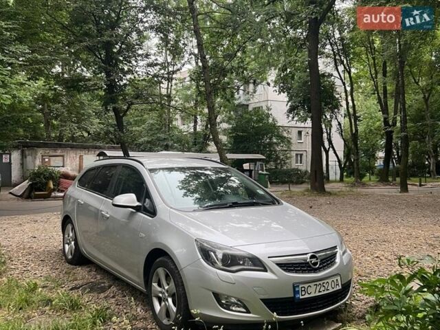Серый Опель Астра, объемом двигателя 1.96 л и пробегом 247 тыс. км за 7400 $, фото 1 на Automoto.ua