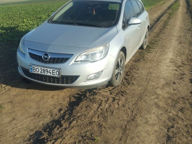 Сірий Опель Астра, об'ємом двигуна 1.7 л та пробігом 300 тис. км за 5993 $, фото 1 на Automoto.ua