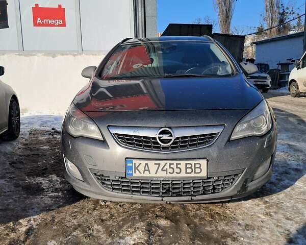 Сірий Опель Астра, об'ємом двигуна 2 л та пробігом 320 тис. км за 6850 $, фото 1 на Automoto.ua