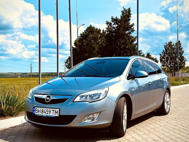 Серый Опель Астра, объемом двигателя 1.7 л и пробегом 203 тыс. км за 7200 $, фото 1 на Automoto.ua