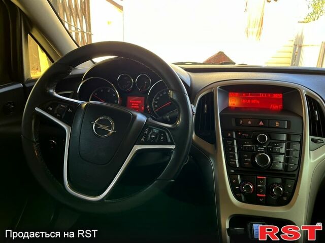 Серый Опель Астра, объемом двигателя 1.2 л и пробегом 282 тыс. км за 6050 $, фото 1 на Automoto.ua