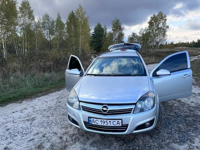 Серый Опель Астра, объемом двигателя 1.7 л и пробегом 307 тыс. км за 5200 $, фото 1 на Automoto.ua
