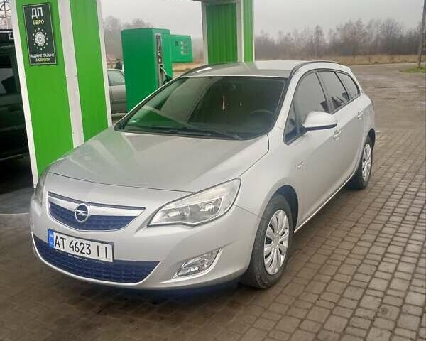 Серый Опель Астра, объемом двигателя 1.7 л и пробегом 206 тыс. км за 7499 $, фото 1 на Automoto.ua
