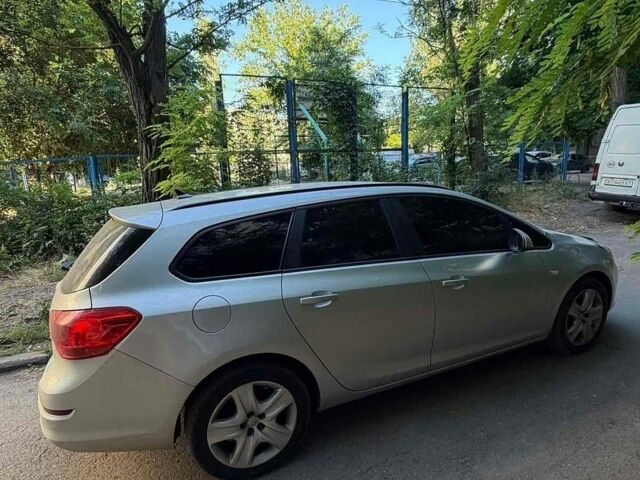 Сірий Опель Астра, об'ємом двигуна 1.69 л та пробігом 347 тис. км за 6000 $, фото 1 на Automoto.ua