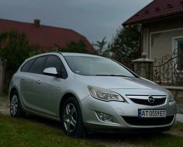 Серый Опель Астра, объемом двигателя 1.7 л и пробегом 261 тыс. км за 6900 $, фото 1 на Automoto.ua