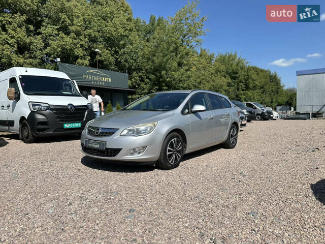 Серый Опель Астра, объемом двигателя 1.7 л и пробегом 183 тыс. км за 7700 $, фото 1 на Automoto.ua