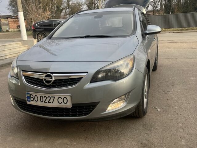 Сірий Опель Астра, об'ємом двигуна 2 л та пробігом 300 тис. км за 7300 $, фото 1 на Automoto.ua