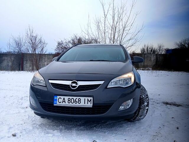 Серый Опель Астра, объемом двигателя 1.7 л и пробегом 0 тыс. км за 7500 $, фото 1 на Automoto.ua