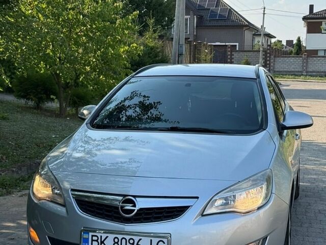 Сірий Опель Астра, об'ємом двигуна 1.69 л та пробігом 235 тис. км за 5750 $, фото 1 на Automoto.ua