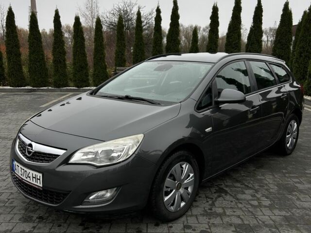 Сірий Опель Астра, об'ємом двигуна 1.7 л та пробігом 261 тис. км за 6300 $, фото 1 на Automoto.ua