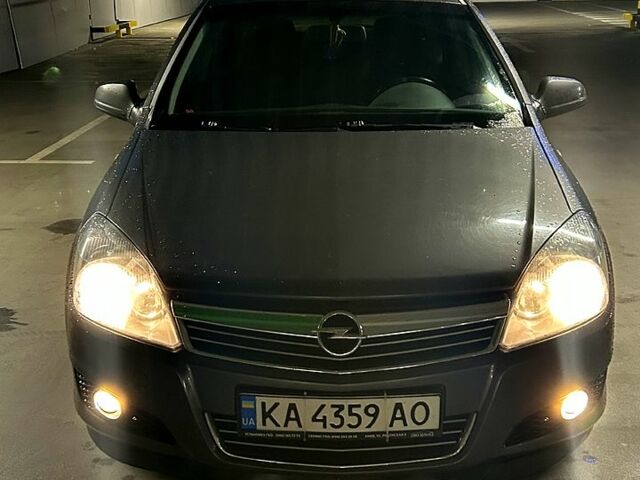 Серый Опель Астра, объемом двигателя 1.6 л и пробегом 144 тыс. км за 5300 $, фото 1 на Automoto.ua