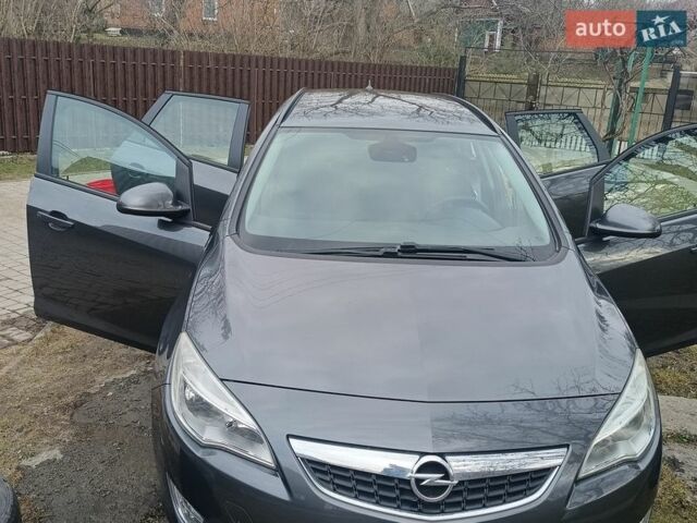 Серый Опель Астра, объемом двигателя 1.4 л и пробегом 180 тыс. км за 6500 $, фото 1 на Automoto.ua