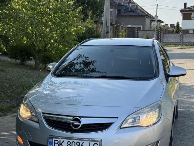 Сірий Опель Астра, об'ємом двигуна 1.7 л та пробігом 235 тис. км за 6008 $, фото 1 на Automoto.ua