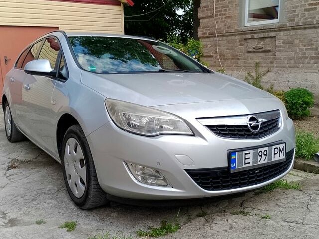 Сірий Опель Астра, об'ємом двигуна 2 л та пробігом 239 тис. км за 5050 $, фото 1 на Automoto.ua
