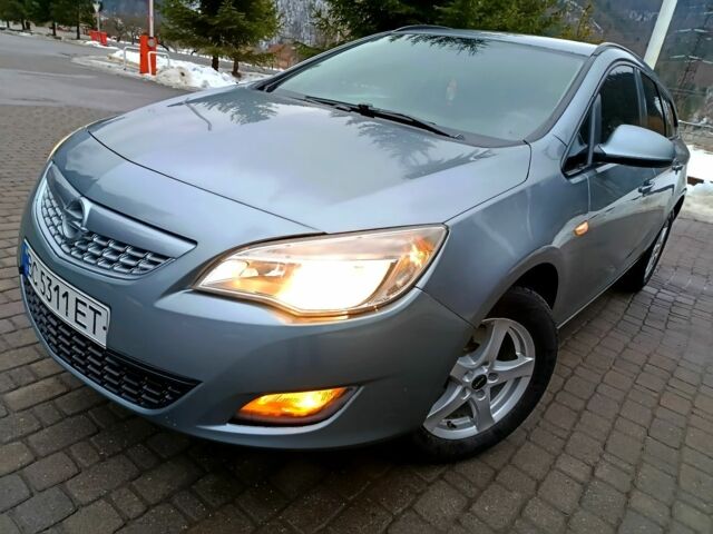 Серый Опель Астра, объемом двигателя 1.7 л и пробегом 263 тыс. км за 5600 $, фото 1 на Automoto.ua