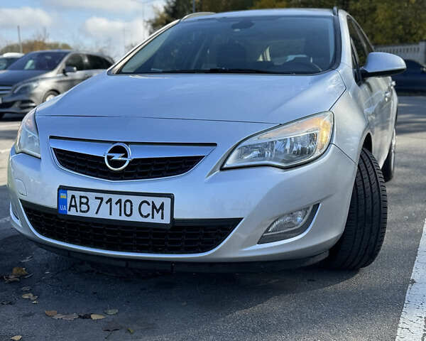 Серый Опель Астра, объемом двигателя 2 л и пробегом 136 тыс. км за 7900 $, фото 1 на Automoto.ua