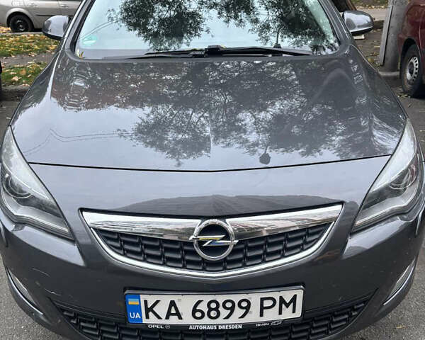 Опель Астра 2011 в Киеве на Automoto.ua Серый Опель Астра, объемом двигателя 1.69 л и пробегом 215 тыс. км за 10000 $, фото 1 на Automoto.ua