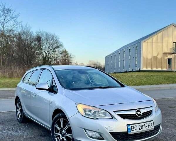 Серый Опель Астра, объемом двигателя 1.7 л и пробегом 320 тыс. км за 4500 $, фото 1 на Automoto.ua