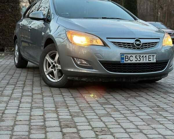 Опель Астра 2011 в Дрогобыче на Automoto.ua Серый Опель Астра, объемом двигателя 1.69 л и пробегом 261 тыс. км за 6550 $, фото 1 на Automoto.ua