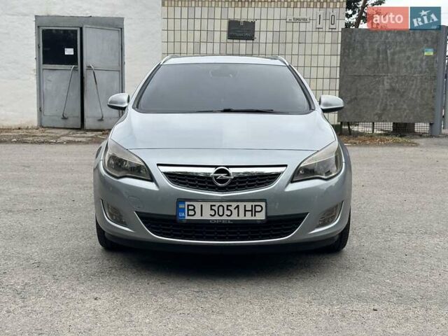 Серый Опель Астра, объемом двигателя 2 л и пробегом 240 тыс. км за 7100 $, фото 1 на Automoto.ua