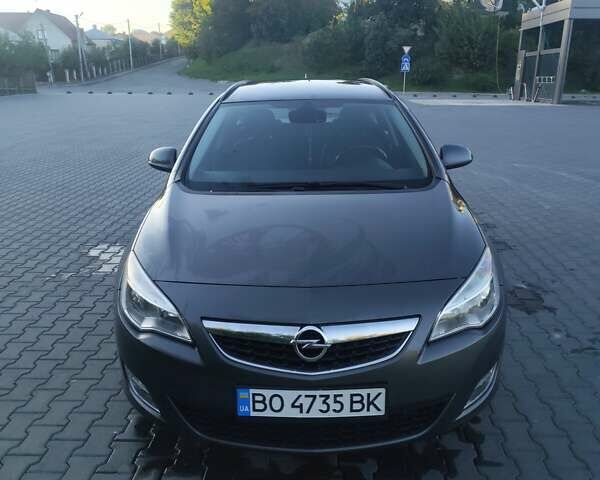 Серый Опель Астра, объемом двигателя 1.7 л и пробегом 248 тыс. км за 6700 $, фото 1 на Automoto.ua