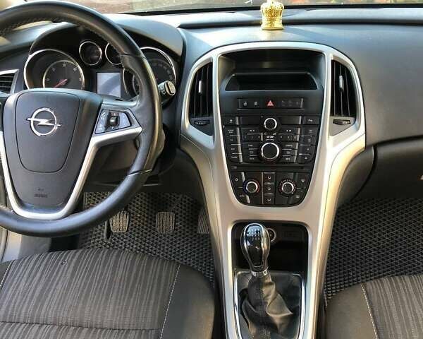 Серый Опель Астра, объемом двигателя 1.7 л и пробегом 253 тыс. км за 6900 $, фото 1 на Automoto.ua