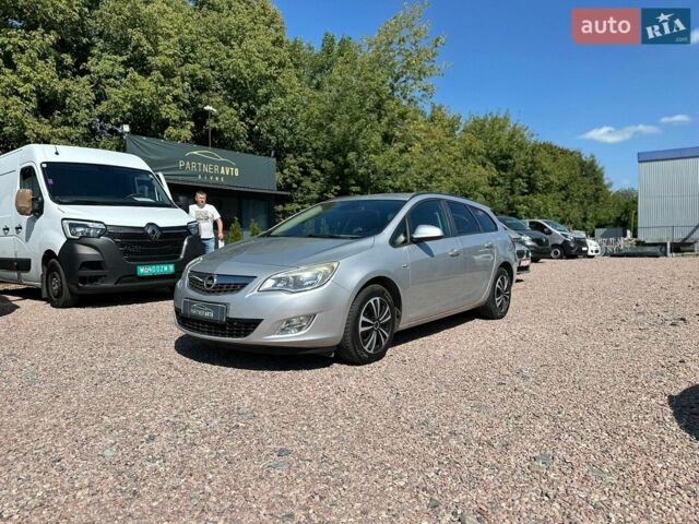 Серый Опель Астра, объемом двигателя 1.7 л и пробегом 183 тыс. км за 8900 $, фото 1 на Automoto.ua