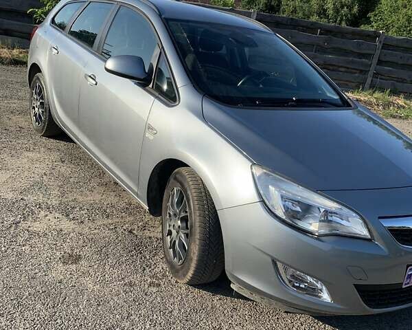 Серый Опель Астра, объемом двигателя 1.6 л и пробегом 219 тыс. км за 6450 $, фото 1 на Automoto.ua