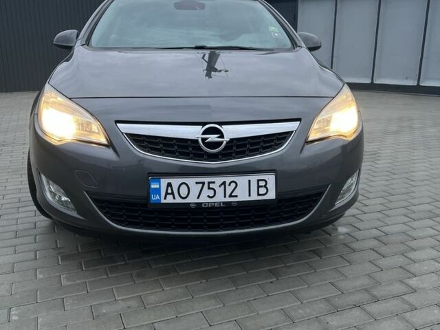 Сірий Опель Астра, об'ємом двигуна 1.7 л та пробігом 280 тис. км за 5600 $, фото 1 на Automoto.ua
