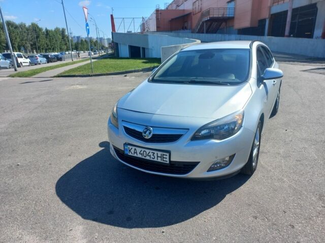 Сірий Опель Астра, об'ємом двигуна 1.7 л та пробігом 242 тис. км за 5000 $, фото 1 на Automoto.ua