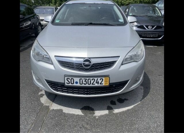 Серый Опель Астра, объемом двигателя 1.7 л и пробегом 230 тыс. км за 7300 $, фото 1 на Automoto.ua