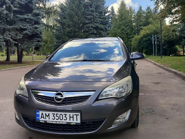 Серый Опель Астра, объемом двигателя 1.4 л и пробегом 201 тыс. км за 6700 $, фото 1 на Automoto.ua