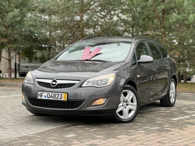Серый Опель Астра, объемом двигателя 1.7 л и пробегом 230 тыс. км за 6981 $, фото 1 на Automoto.ua